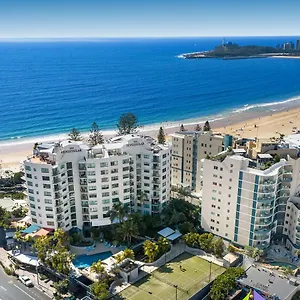 https://peninsular-beachfront-resort.hotelssunshinecoast.net
